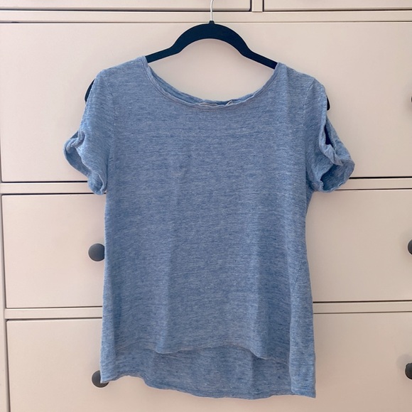 XS Athleta sky blue linen keyhole t-shirt with slight trapeze waist - Picture 2 of 4
